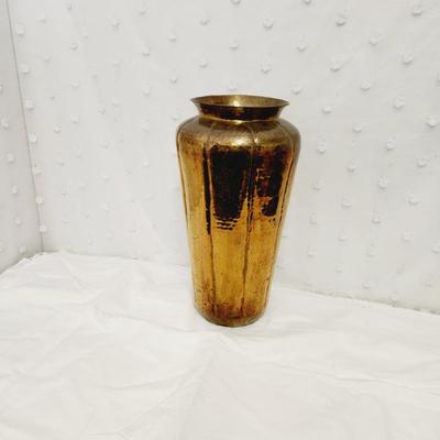 BEAUTIFUL 19 IN TALL HAMMERED BRASS VASE