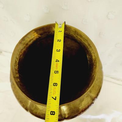 BEAUTIFUL 19 IN TALL HAMMERED BRASS VASE