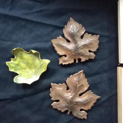 WOOD PLAQUES WITH WOODEN CARVED INLAID LEAVES
