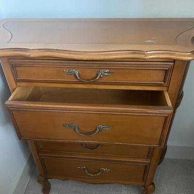 Fitted lined twin bed daybed cover with box pleated corners