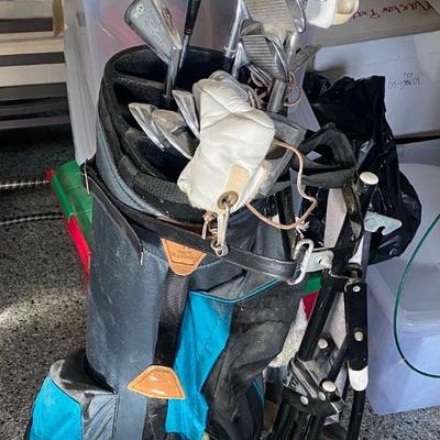 Ladies Vintage Golf Clubs & rolling Bag - 