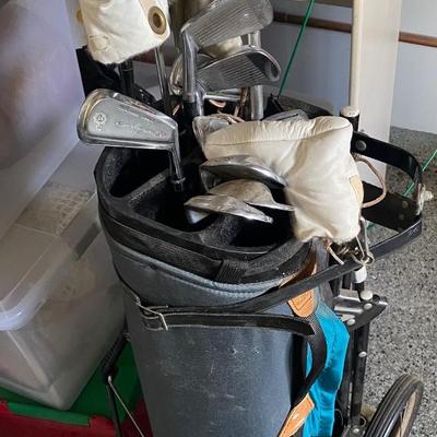 Ladies Vintage Golf Clubs & rolling Bag - 