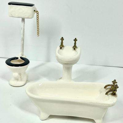 Dollhouse accessories