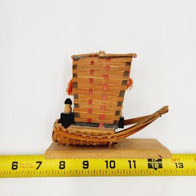 MID-CENTURY ASIAN THEMED BOAT DECOR