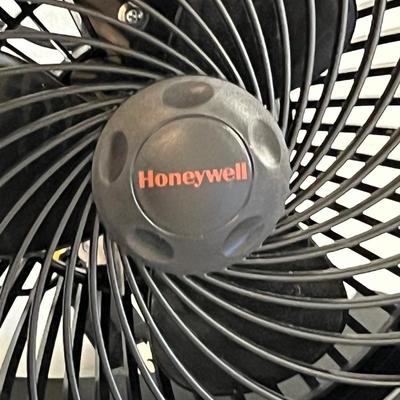 HONEYWELL ~ 7â€ Power Air Circulator