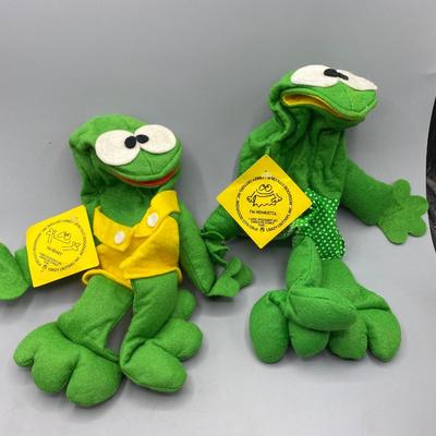 1980 Crazy Critters Frog Hand Puppets Henry & Henrietta