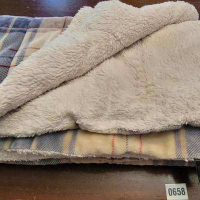 Cuddle Duds Throw