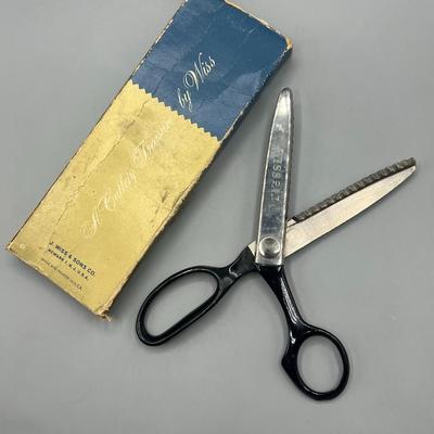 Vintage Wiss Pinking Shears CB7 Sewing Crafting Scissors with Box