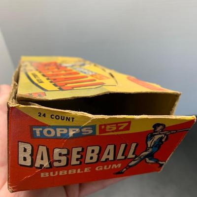 1957 Topps Baseball Cards Wax Pack Retailer Empty Box - Lot 780