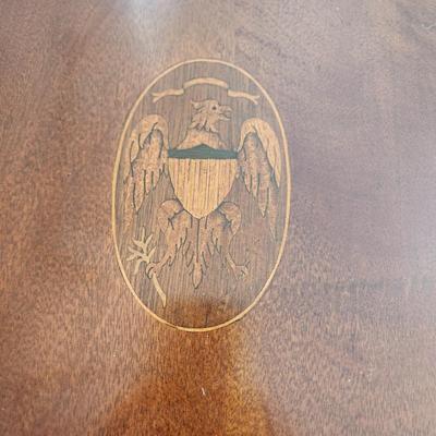 VINTAGE SOLID WOOD TILT TOP OVAL SIDE ACCENT TABLE  INLAID EAGLE