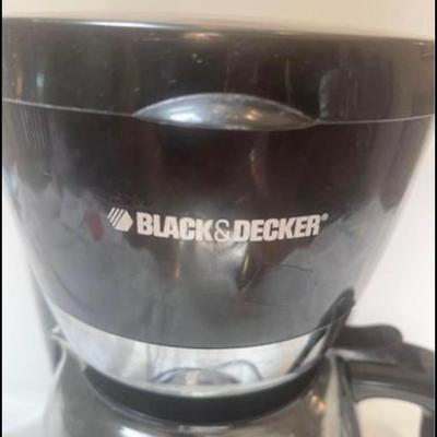 Black and Decker 12 cup programable  coffee maker. Like new. Barely used.