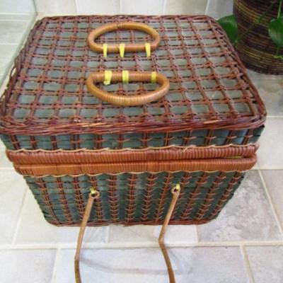 Basket with Hinged Lid and Closure (MBR)