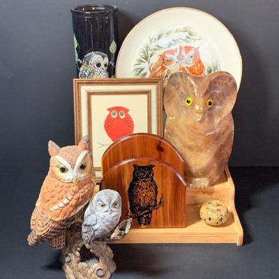 LOT 10: Vintage Owl Decor: â€œWarmthâ€ 1st Plate Winter of Gunther Grangetâ€™s â€œFour Seasons Alabaster Owl, Lenox & More