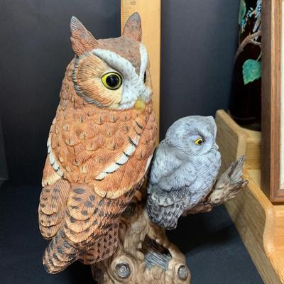 LOT 10: Vintage Owl Decor: â€œWarmthâ€ 1st Plate Winter of Gunther Grangetâ€™s â€œFour Seasons Alabaster Owl, Lenox & More