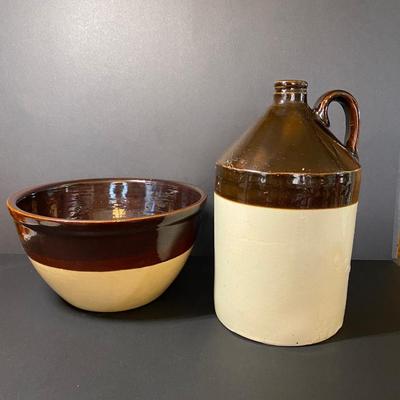 LOT 18C: Vintage Pottery/Stoneware Two Tone Mixing Bowl & Jug