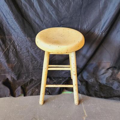 ANTIQUE SOLID WOOD (CREAMY YELLOW) STOOL