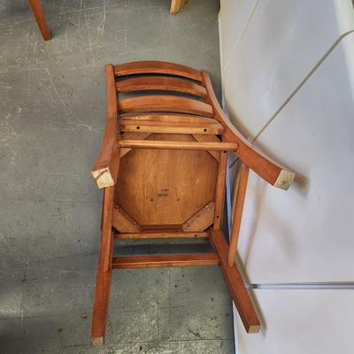 4 MATCHING WOODEN DINING TABLE CHAIRS