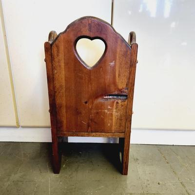 SOLID WOOD CHILDS / DOLL HEART CHAIR