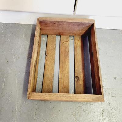 ANTIQUE WOODEN CRATE