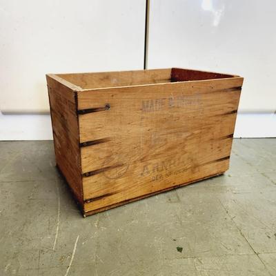 ANTIQUE BRAZILLIAN ARMOUR ROAST BEEF CRATE