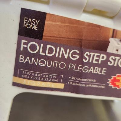 CUTE PLASTIC FOLDING STEP