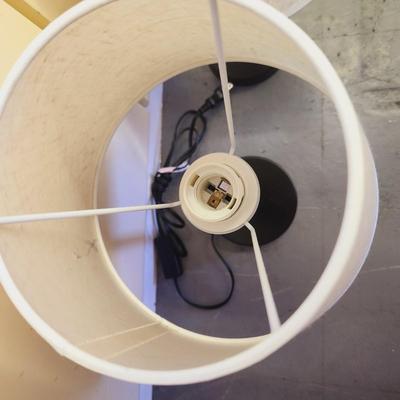 2 WORKING MODERN TABLE LAMPS