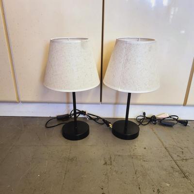 2 WORKING MODERN TABLE LAMPS