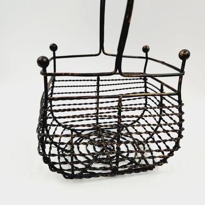 METAL WIRE CHICKEN EGG GATHERING BASKET
