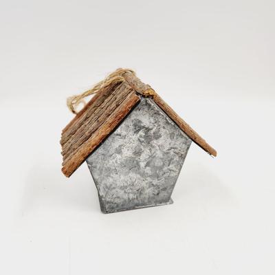 CUTE METAL HANGING BIRD HOUSE