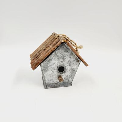 CUTE METAL HANGING BIRD HOUSE