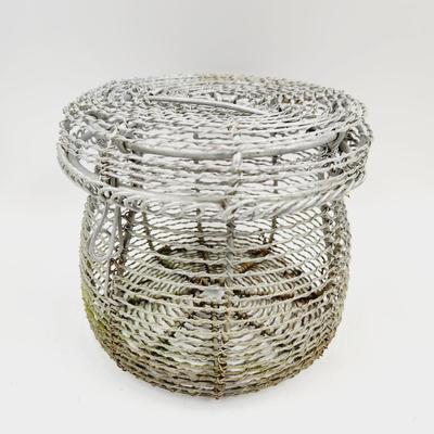 VINTAGE METAL EGG CARRIER W/ LID