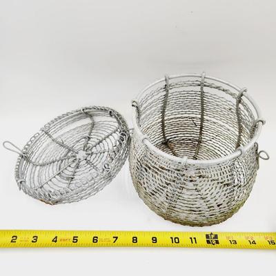 VINTAGE METAL EGG CARRIER W/ LID