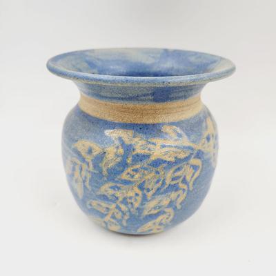 BEAUTIFUL BLUE & CREAM SIGNED POTTERY VASE