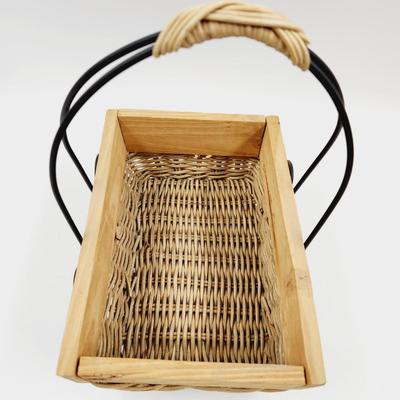 CUTE WROUGHT IRON HANDLE BASKET