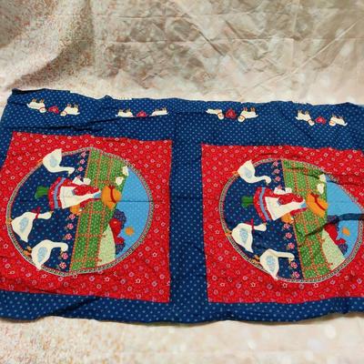 SUNBONNET SUE CRANSTON CUT AND SEW PANEL (2 PILLOWS)