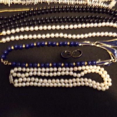 JEWELRY LOT 3; NECKLACES. UNTESTED.