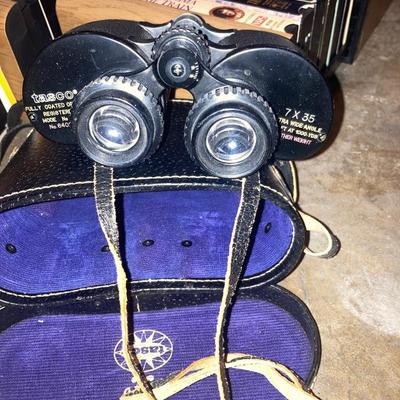 Lot of vintage media, cameras and electronics
