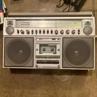 Lot of vintage media, cameras and electronics