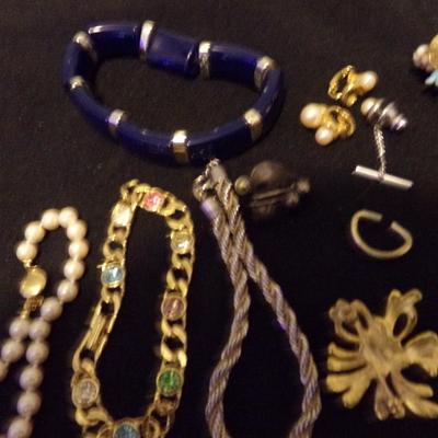 JEWELRY LOT 4; MIXED LOT. UNTESTED.