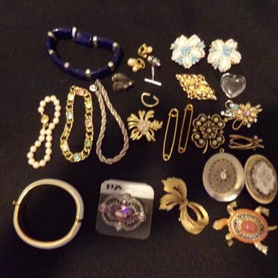 JEWELRY LOT 4; MIXED LOT. UNTESTED.