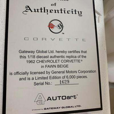 AutoArt 1962 Corvette Mint In Box Officially Licensed by GM