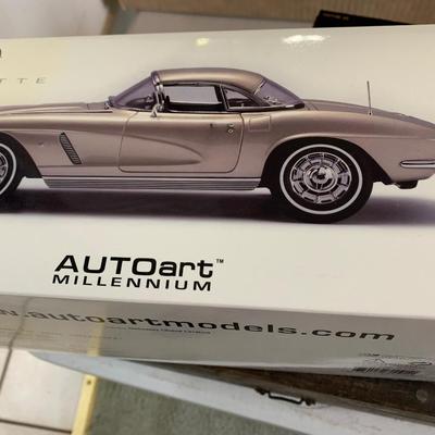 AutoArt 1962 Corvette Mint In Box Officially Licensed by GM