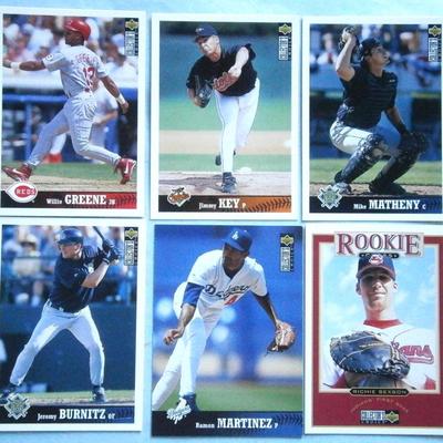 (12) 1990's PINNACLE Baseball Cards, nice crisp cards.