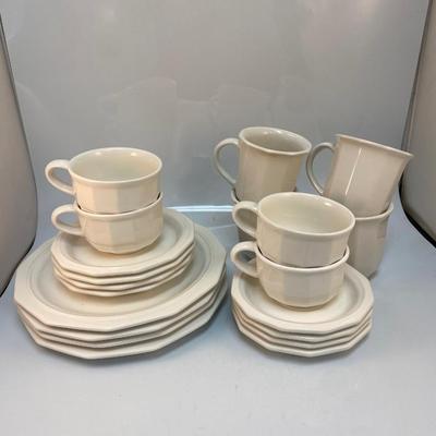 20 Piece Pfaltzgraff Heritage White Octagon Dishware Set for 4