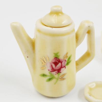 MINATURES - PORCELAIN TEA POT & CUPS