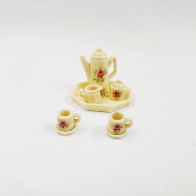 MINATURES - PORCELAIN TEA POT & CUPS