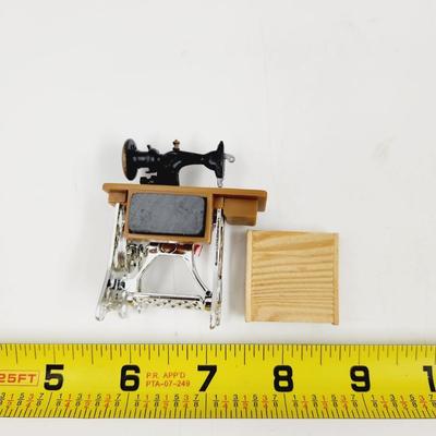 MINATURES - SEWING MACHINE W/ TABLE & THREAD CABINET