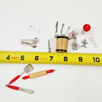 MINATURES - KITCHEN UTENSIL - METAL, PLASTIC & WOOD