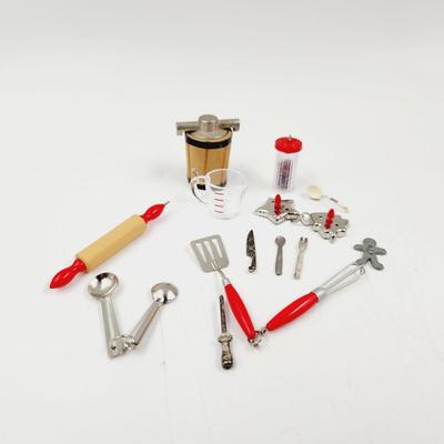 MINATURES - KITCHEN UTENSIL - METAL, PLASTIC & WOOD