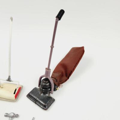 MINATURES - HOUSEHOLD ITEMS & TOOLS - METAL & PLASTIC